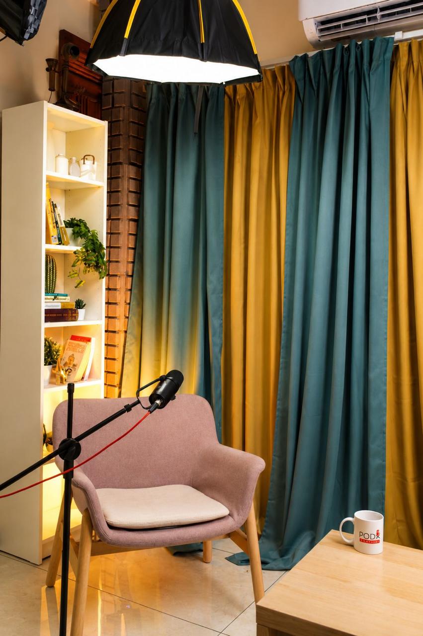 Boom Mic Corner